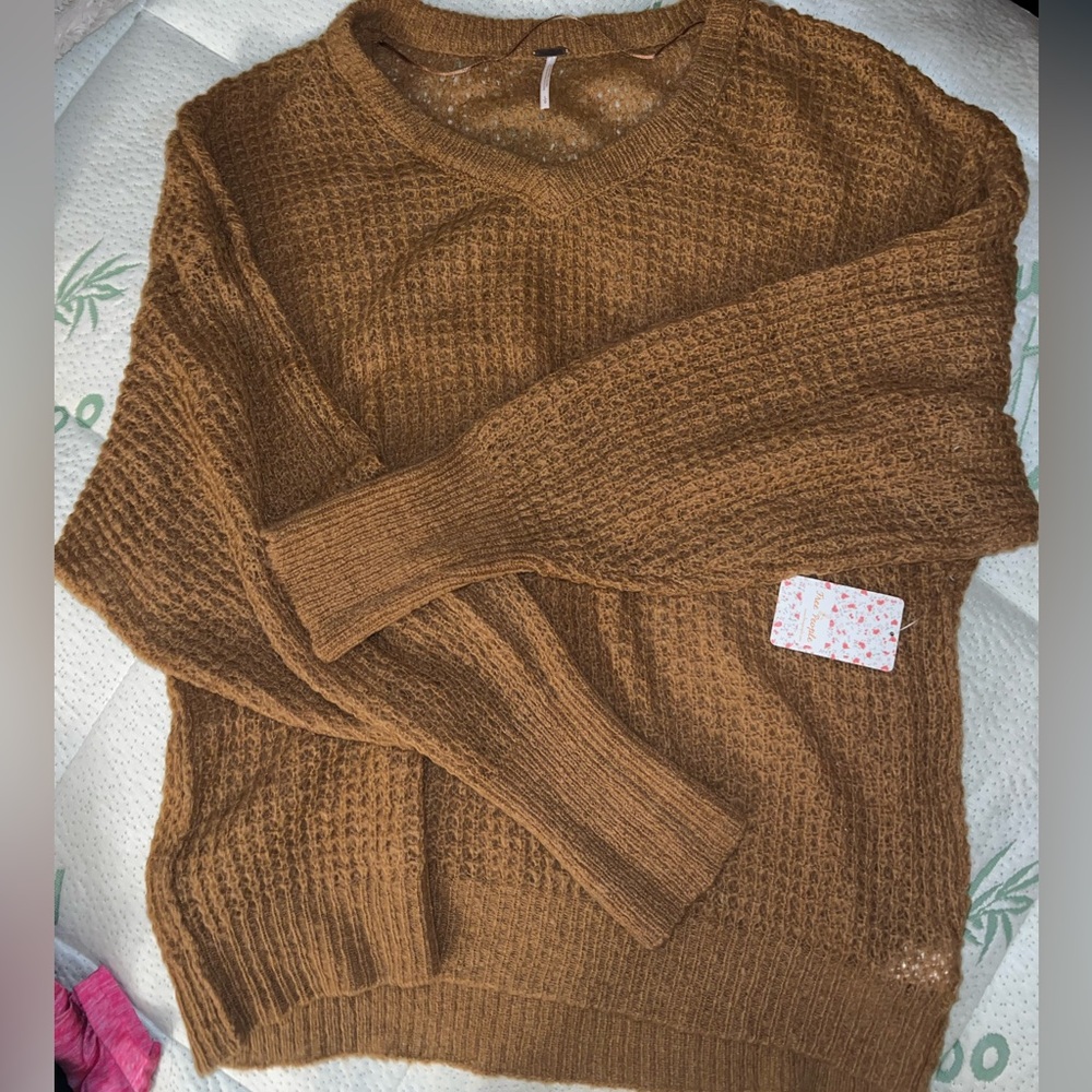 NWT Free Peoplee light weight sweater
